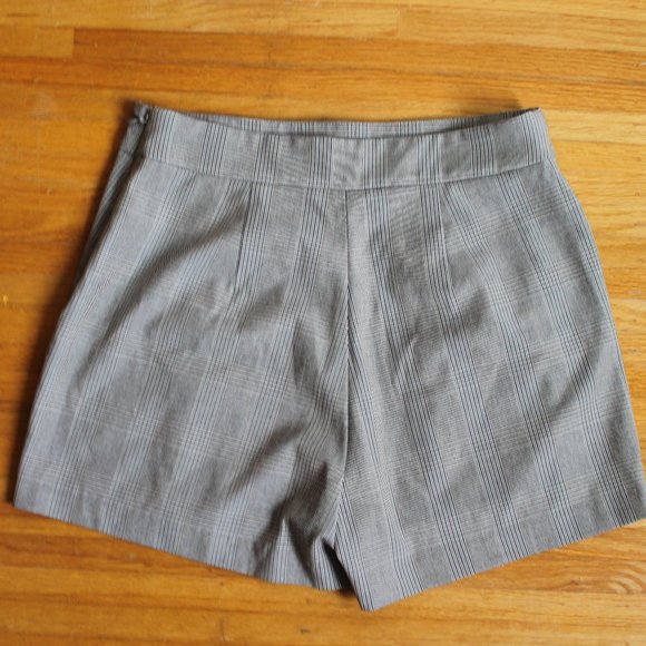 ARITZIA Sunday Best Plaid Skort - Picture 2 of 3